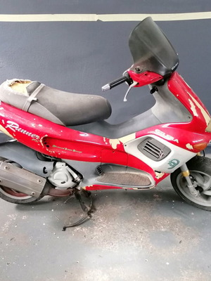 Gillera Runner FX125 μεταχειρισμένο, κόκκινο σκούτερ 125 cc Piaggio