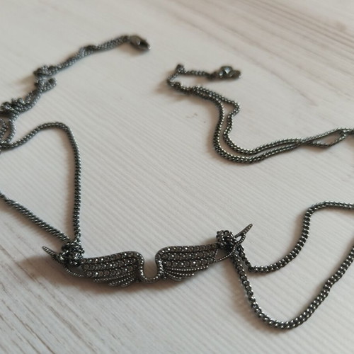 Zadig & Voltaire necklace with double chain and wing pendant, anthracite