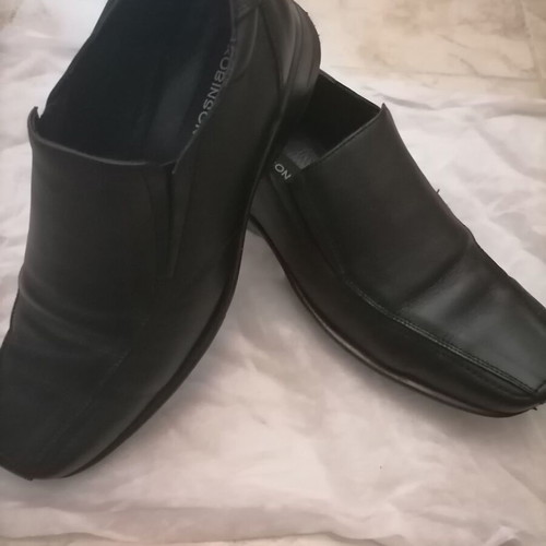 Robinson men's leather slip-on shoes like new, black, size 41