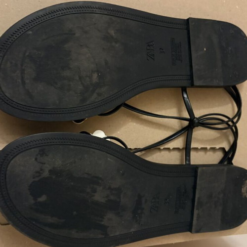 Zara Black Leather Sandals with Cream Flower Size 37 Like New