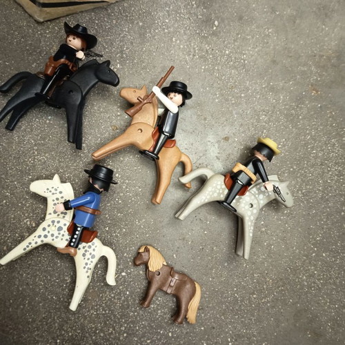 Playmobil Indians used with scene and accessories