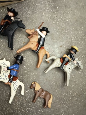 Playmobil Indians used with scene and accessories