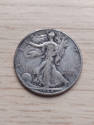 Монета половин долар 1944 Walking Liberty САЩ употребявана, сребро 0.900