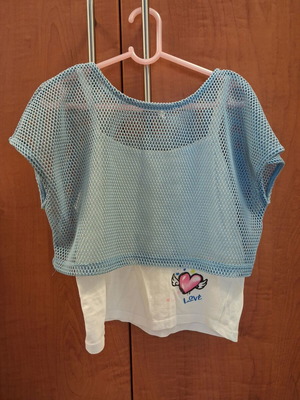 Girls' short-sleeve double top like new, sizes 128-134 cm, white and blue