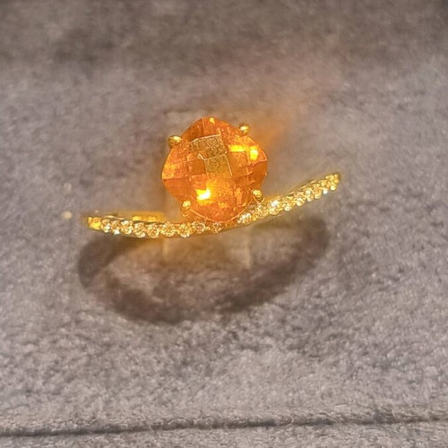 Yellow gold ring with brilliant and topaz new with gemological certificate