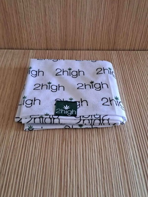 Unisex white collar 2high like new