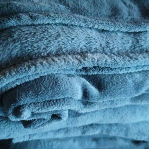 Fleece blanket single like new, dark blue