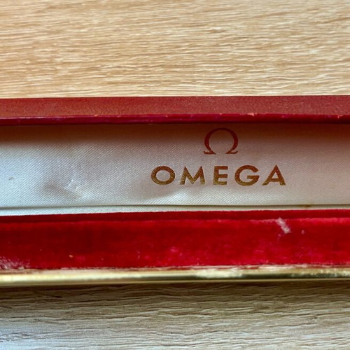 Omega vintage box like new