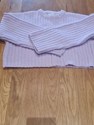 Bershka lilac short pullover like new