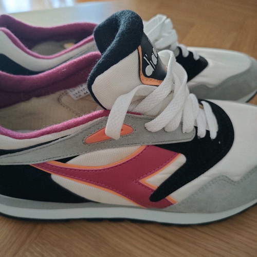 Vintage Diadora Pulse athletic shoes size 44 new, multicolor