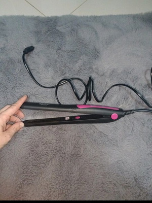 Kemei hair straightener like new