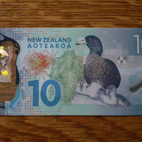 New Zealand 10 Dollar Polymer Banknote 2015 Uncirculated