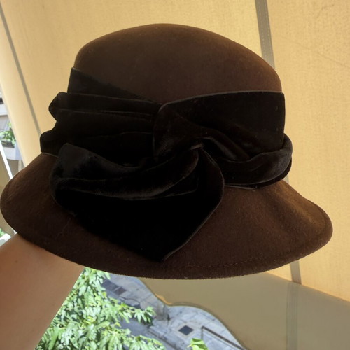Vintage hat Katerina Karoussos elegant, like new, brown