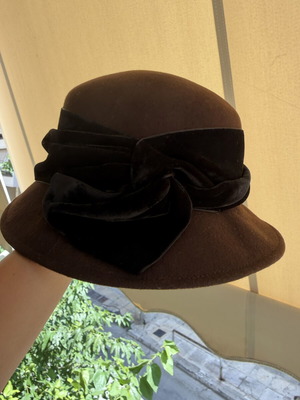 Vintage hat Katerina Karoussos elegant, like new, brown