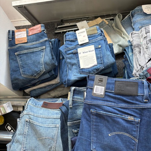 Jeans wholesale pack of 147 new with tags, mixed brands