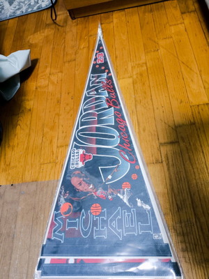 Chicago Bulls NBA pennant XXL Jordan like new