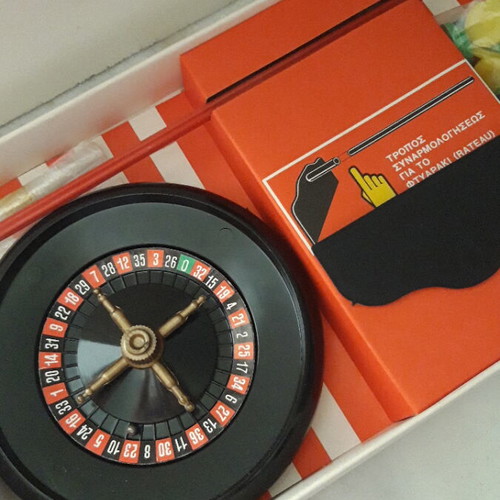 Roulette board game collectible, like new, from Chlorine Klinex