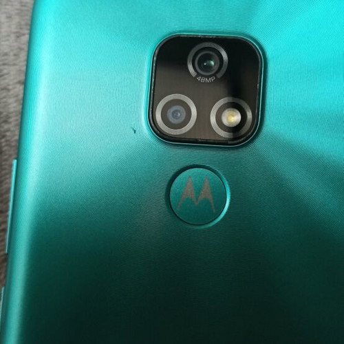 Motorola Moto e7 like new, green, 48 MP camera, dual SIM