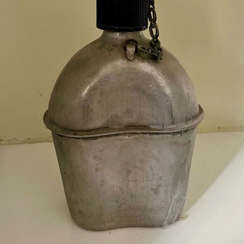 Military metal canteen used, vintage 1945
