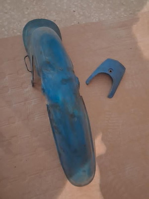 Front fender and genuine nail for Honda C50 like new