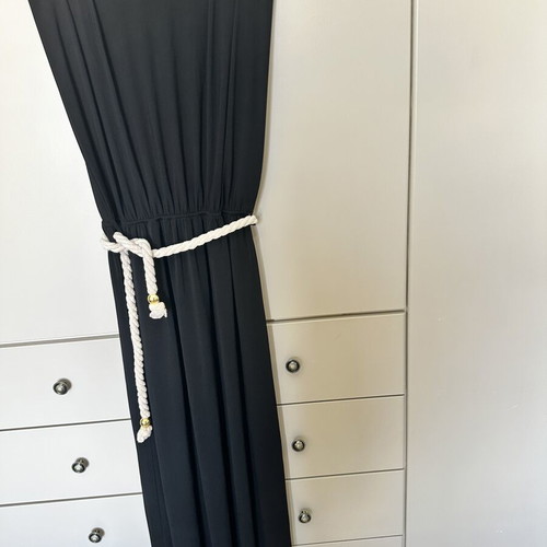 Dress black long elastic with open back and belt like new