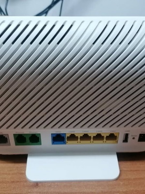 Huawei DN8245V Router like new with power supply and 2 ethernet cables