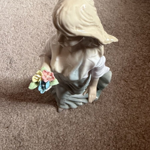 Porcelain figurine doll like new, height 25 cm