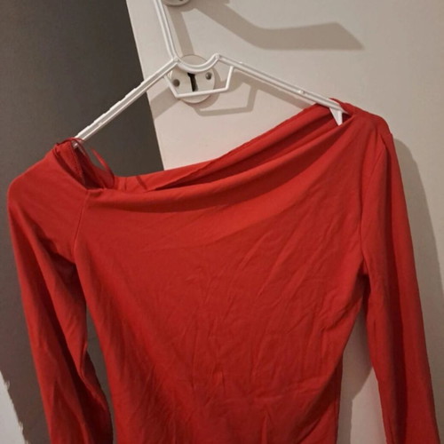 Red top Stradivarius like new, size S