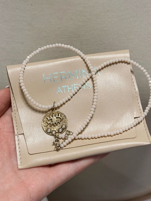 Hermina 925 beaded necklace like new, gold color
