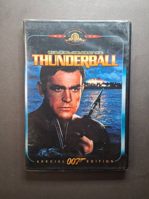 James Bond Thunderball DVD like new, action adventure