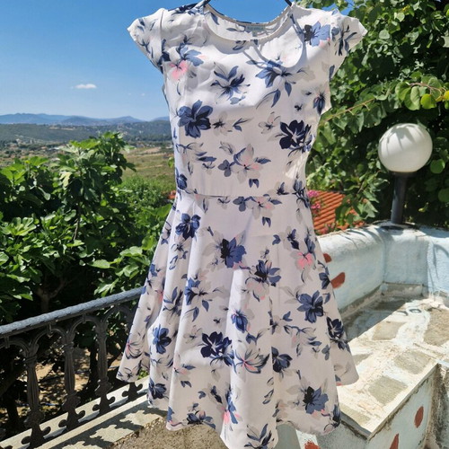 Blue Vanilla floral dress like new, white and blue, size S