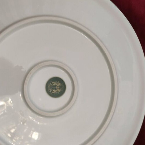 Serving platter like new, large and somewhat deep