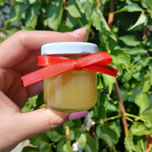 Homemade beeswax ointment with 100% beeswax