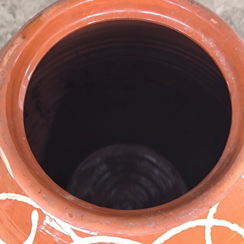 Ceramic kiupi used for decoration or oil