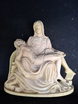 Marble figurine like new decorative statue