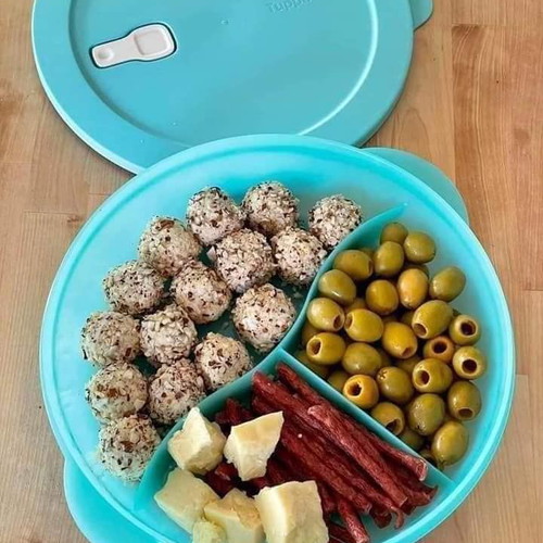 Tupperware divided plate with new airtight lid