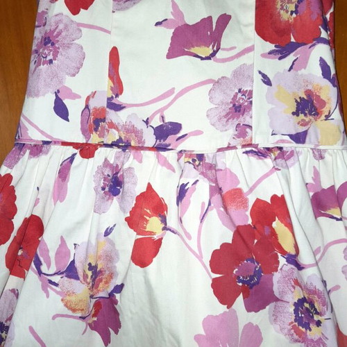 Strapless dress like new with pink and purple flowers size M