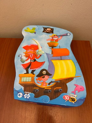Puzzle 50/50 Pirates like new with 48 pieces