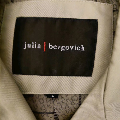 Julia Bergovich women's trench coat beige like new, lined, size L