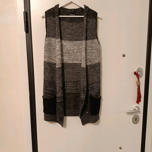 Breach women's knitted vest XL like new, gray and black