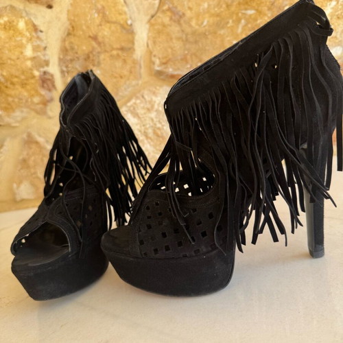 Black Castor Heeled Sandals like new, size 39, platform