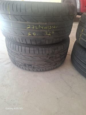 Car tires like new, set of 4, sizes 275/40/19 rear and 245/45/19 front