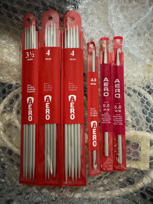 Aero knitting needles new