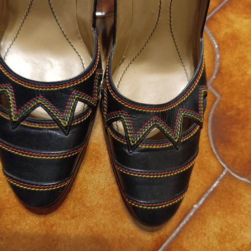 Yves Saint Laurent vintage leather pumps size 37 used