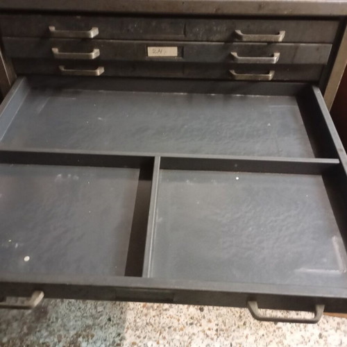 Metal professional cabinet with 16 drawers used, 57x73 cm