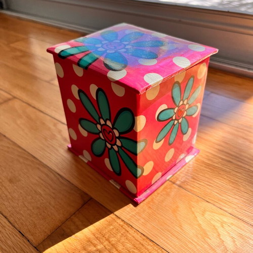 Children's jewelry box used, pink