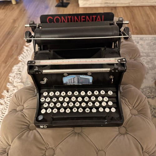 Continental decorative typewriter like new, vintage style