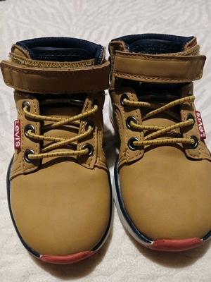 Levi's Brown Athletic Shoes Like New Size 23