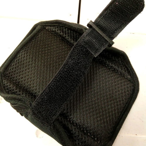 Mobile phone armband case new with earphone pocket 14x7 cm