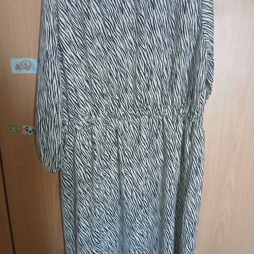 Summer dress like new, viscose, large size, with belt white and black